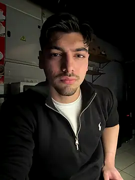 emir343475 online show from 5, 11, 2025