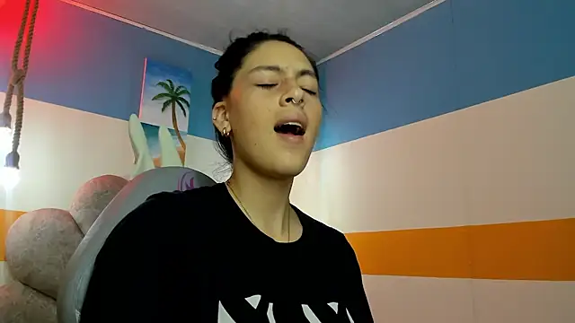 moon winy online show from 31, 10, 2025