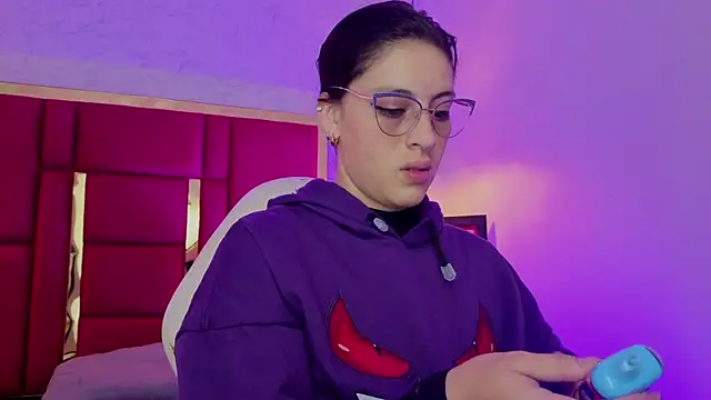 moon winy online show from 17, 4, 2026