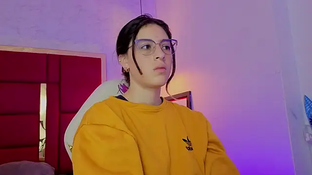 moon winy online show from 23, 4, 2026