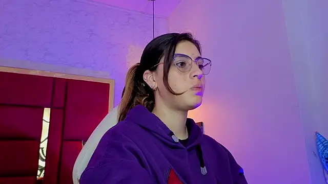 moon winy online show from 29, 4, 2026