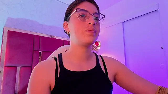 Snapshot of moon_winy chatting on 29, 6, 2026 moon winy online show from 29, 6, 2026