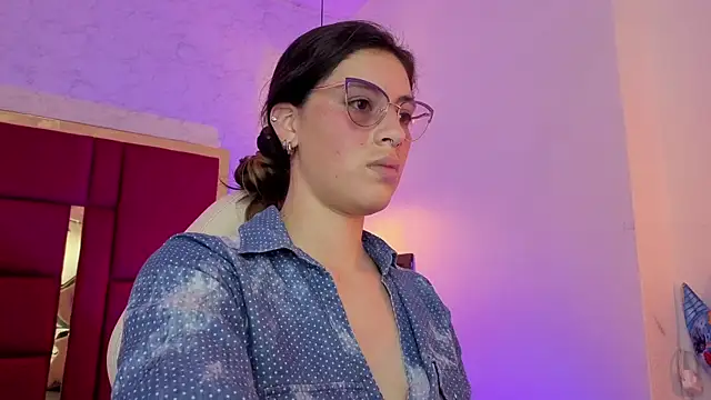Snapshot of moon_winy chatting on 27, 7, 2026 moon winy online show from 27, 7, 2026