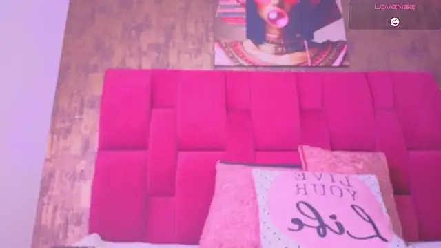 camila  bouzas online show from 5, 3, 2026