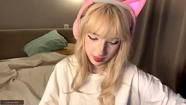 Milkmoriee online show from 11, 11, 2025