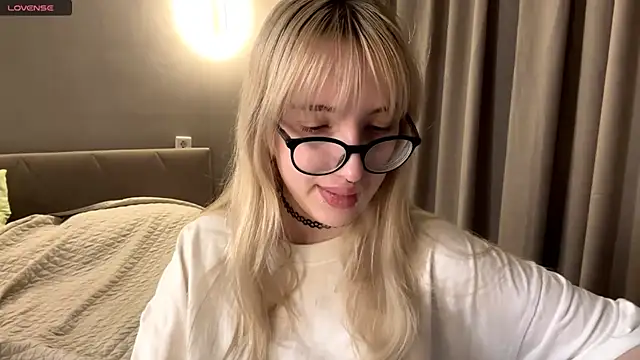 Milkmoriee online show from 20, 11, 2025