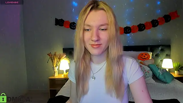 LinaRayy online show from 22, 10, 2025