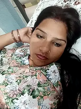 Vanshika1432 online show from 27, 10, 2025