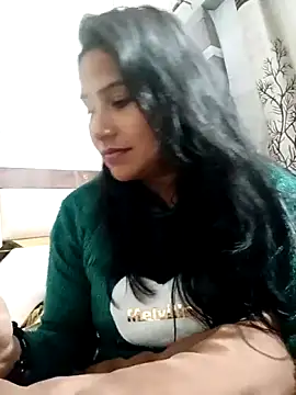 Vanshika1432 online show from 4, 12, 2025