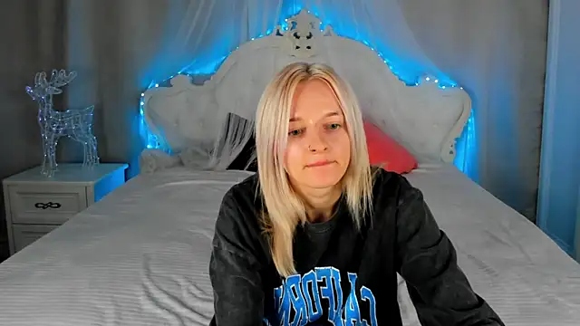 Snapshot of AlessaKiss chatting on 4, 5, 2026 AlessaKiss online show from 4, 5, 2026