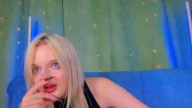 Snapshot of AlessaKiss chatting on 3, 6, 2026 AlessaKiss online show from 3, 6, 2026