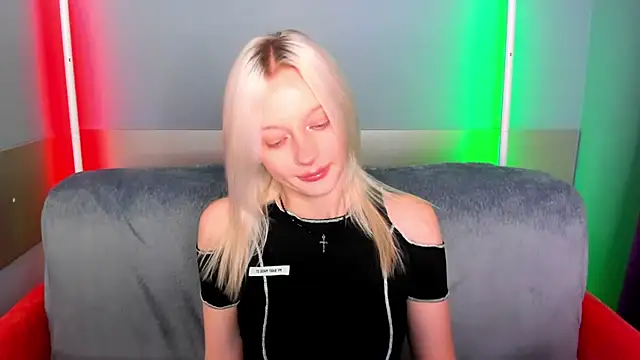Snapshot of AlessaKiss chatting on 3, 7, 2026 AlessaKiss online show from 3, 7, 2026