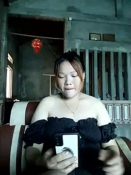 mai-cute online show from 18, 10, 2025