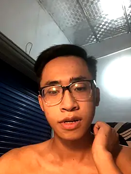 Snapshot of liamhn2k4 chatting on 17, 10, 2025 liamhn2k4 online show from 17, 10, 2025