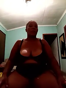 boobsqueenxo online show from 19, 2, 2026