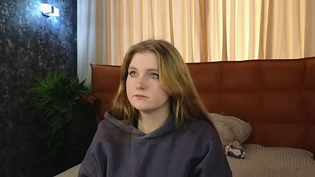 Snapshot of NightSaffron chatting on 25, 11, 2025 NightSaffron online show from 25, 11, 2025