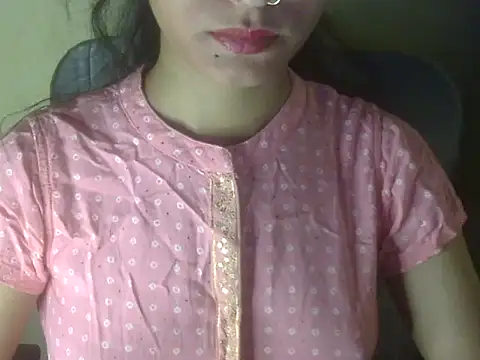 Snapshot of Shezi_N chatting on 13, 5, 2026 Shezi N online show from 13, 5, 2026