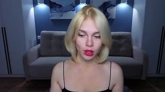 Snapshot of Maya_Morrow chatting on 18, 10, 2025 Maya Morrow online show from 18, 10, 2025