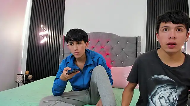 Snapshot of hoot_booys_ chatting on 27, 10, 2025 hoot booys online show from 27, 10, 2025