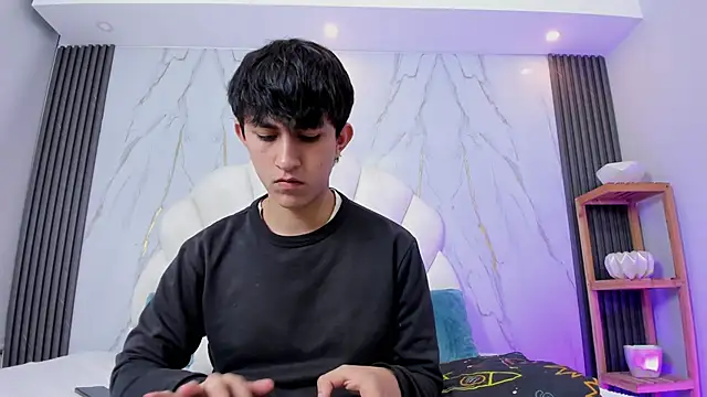 hoot booys  online show from 18, 4, 2026