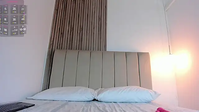 EvaaSinclair online show from 16, 4, 2026