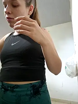 bambiluly online show from 4, 11, 2025