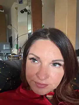 kinkysarahx online show from 7, 5, 2026