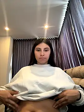 Snapshot of RollinGirl_ chatting on 21, 10, 2025 RollinGirl online show from 21, 10, 2025