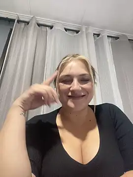 Snapshot of tumamifavvv9 chatting on 16, 10, 2025 tumamifavvv9 online show from 16, 10, 2025