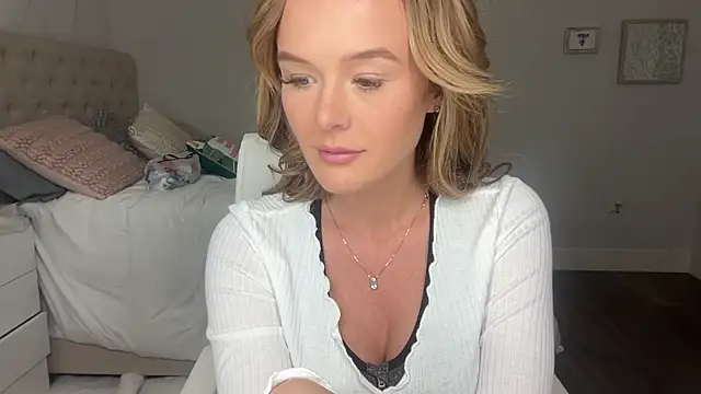 Amberjayxox0 online show from 5, 11, 2025