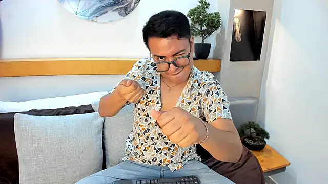 Snapshot of JohnBelRose chatting on 18, 11, 2025 JohnBelRose online show from 18, 11, 2025