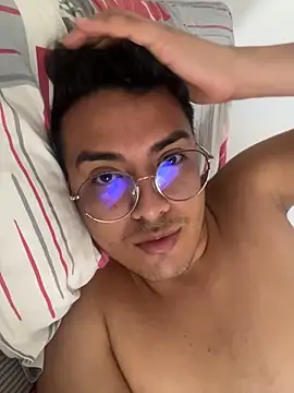 Snapshot of JohnBelRose chatting on 30, 11, 2025 JohnBelRose online show from 30, 11, 2025