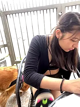 Snapshot of LeahParker_Pink chatting on 4, 11, 2025 LeahParker Pink online show from 4, 11, 2025