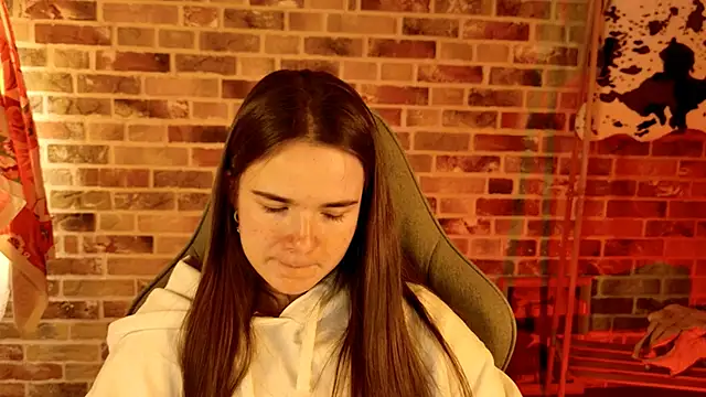 May Bloom online show from 28, 10, 2025