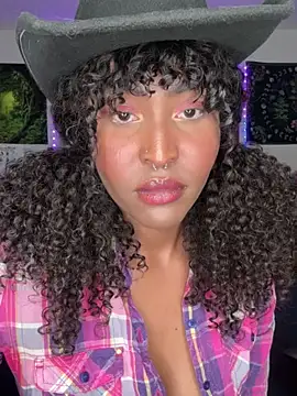 Snapshot of DaisyMynx chatting on 29, 10, 2025 DaisyMynx online show from 29, 10, 2025