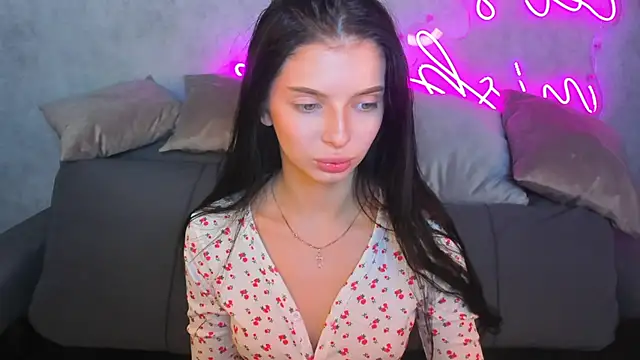 Eva Mayers online show from 7, 11, 2025