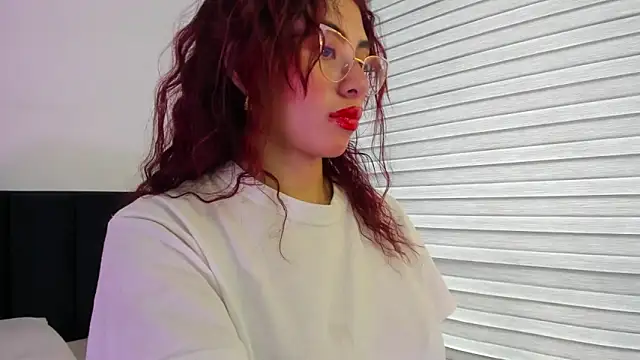 Snapshot of melanie_roux__ chatting on 5, 6, 2026 melanie roux online show from 5, 6, 2026