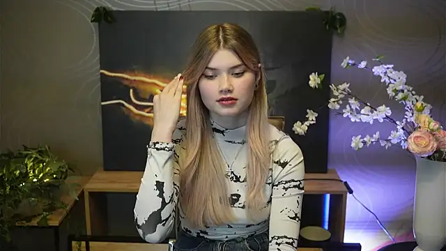 Snapshot of EloisKristy chatting on 18, 10, 2025 EloisKristy online show from 18, 10, 2025