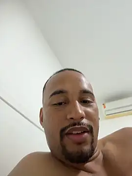 Snapshot of casalbrhot25 chatting on 11, 11, 2025 casalbrhot25 online show from 11, 11, 2025