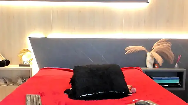 Snapshot of LorenaVarga chatting on 26, 6, 2026 LorenaVarga online show from 26, 6, 2026