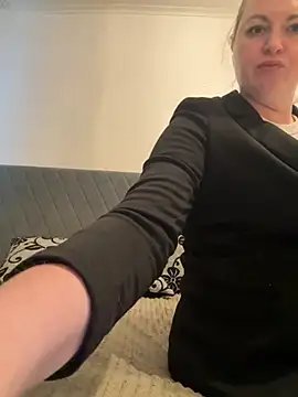 Amelia-Diamond online show from 24, 11, 2025