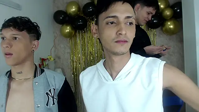 Snapshot of 3Boys_OneDream chatting on 18, 10, 2025 3Boys OneDream online show from 18, 10, 2025