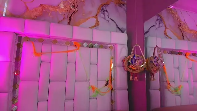 sara lane  online show from 29, 10, 2025