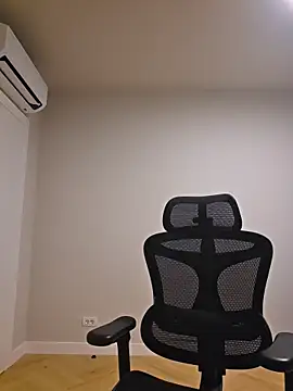 MiaRides19 online show from 7, 4, 2026