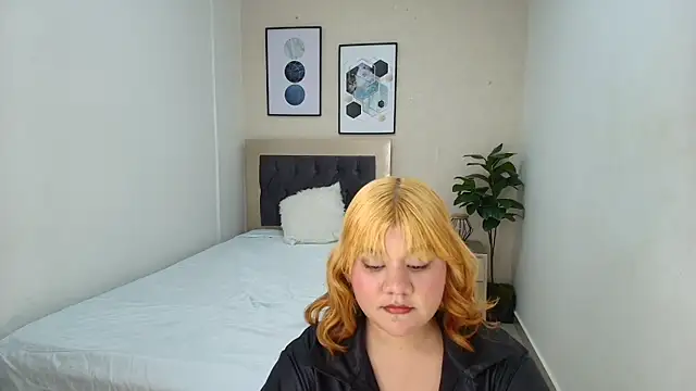 BRIANA WON online show from 12, 11, 2025