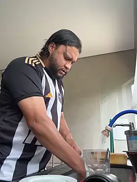 Snapshot of LoboCachorro chatting on 4, 11, 2025 LoboCachorro online show from 4, 11, 2025