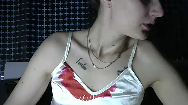 Snapshot of Err_Ass chatting on 20, 10, 2025 Err Ass online show from 20, 10, 2025