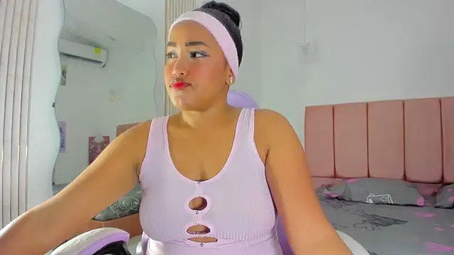 NahomiWalker  online show from 16, 1, 2026