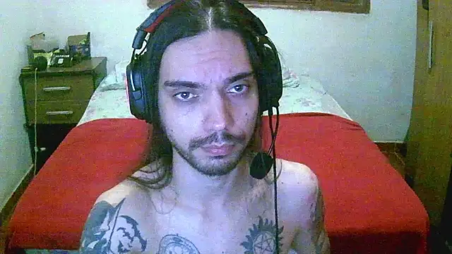 Snapshot of SrFortunes chatting on 20, 10, 2025 SrFortunes online show from 20, 10, 2025