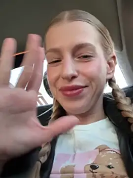 kira mia online show from 30, 3, 2026